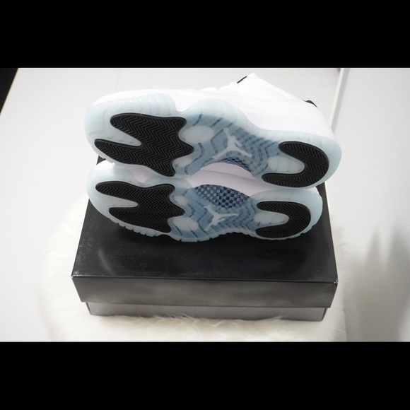 Jordan 11 Low “Legend Blue” - Picture 6 of 7